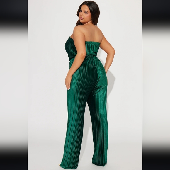 Fashion Nova velvet jumpsuit - Picture 3 of 8